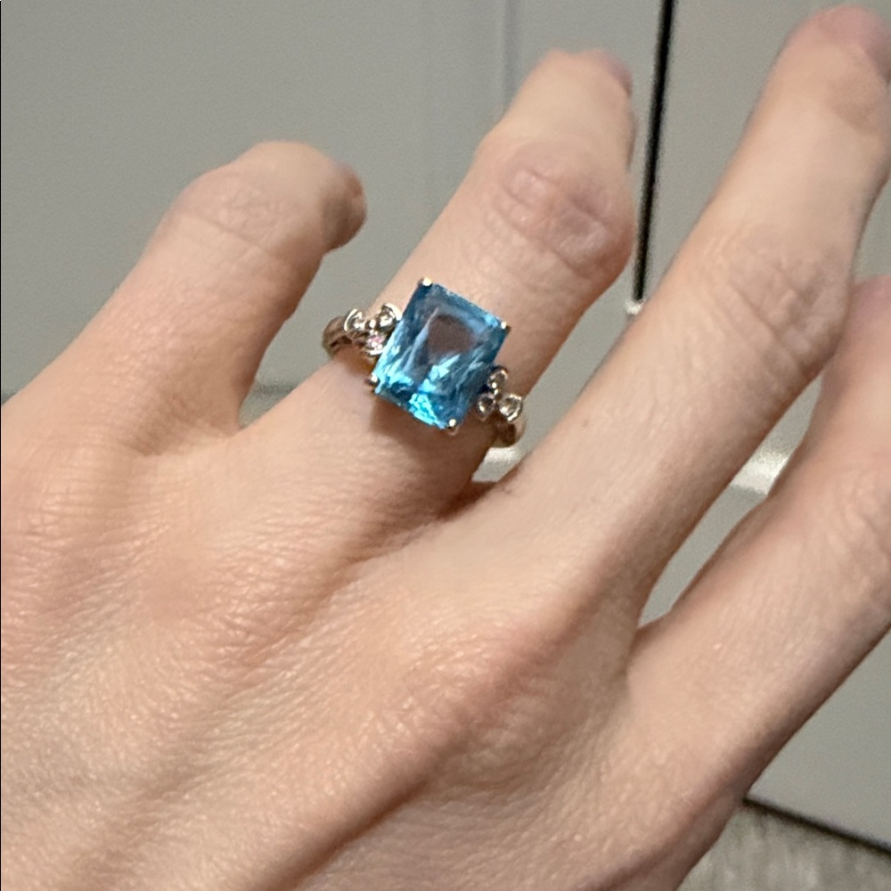 Elegant Blue Gemstone Silver Ring